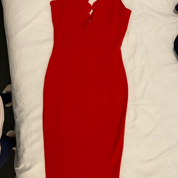 ✨ Boohoo Petite Mid Length Red Scallop Dress ✨ - Picture 8 of 9